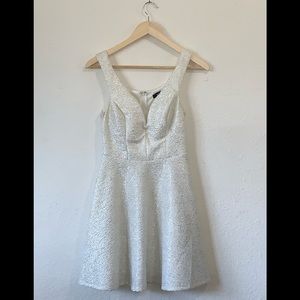 White Dress, V cut